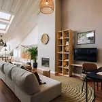 Molako - 1 Bedroom Penthouse In Principe Real *
